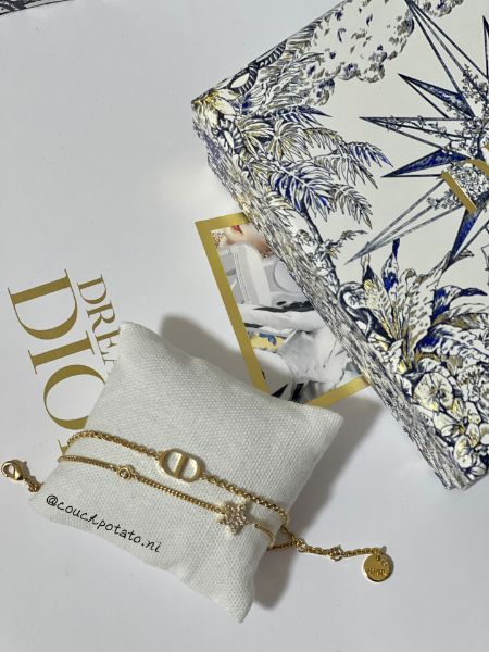 生日禮物推薦女生精選品項：Dior雙鍊星星手環