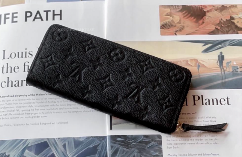 精品零錢包推薦：【Louis Vuitton】 黑色牛皮老花壓紋拉鍊零錢包